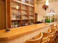 山中湖、ペンションブルーリボンのカウンターバー